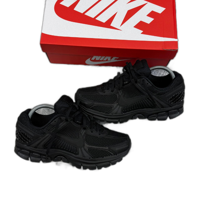 VOMERO 5 black